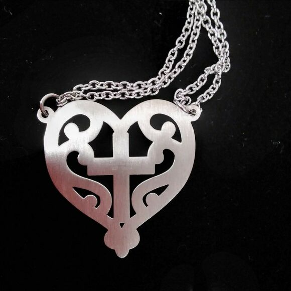 Women's Stainless Steel Religious Cross Jesus Necklace Heart Chain 5mm 26'' - Picture 3 of 4